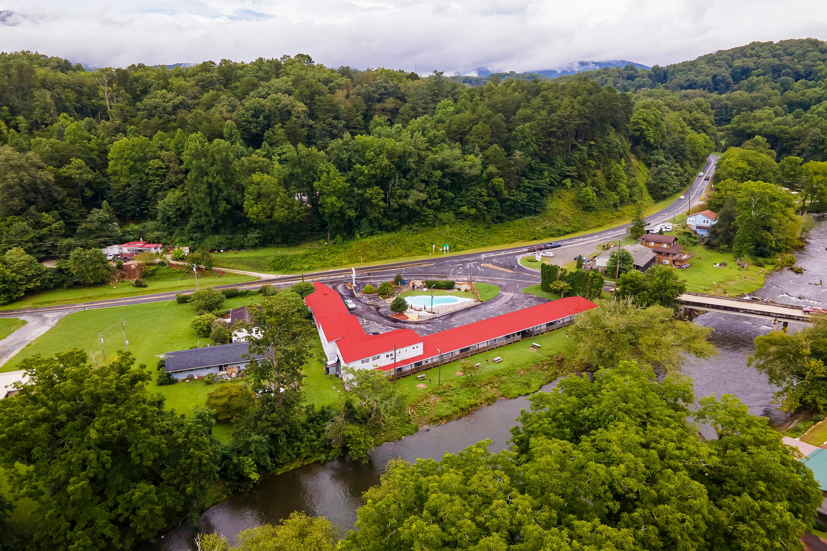 Lloyd's On The River Country Inn By OYO 18/27