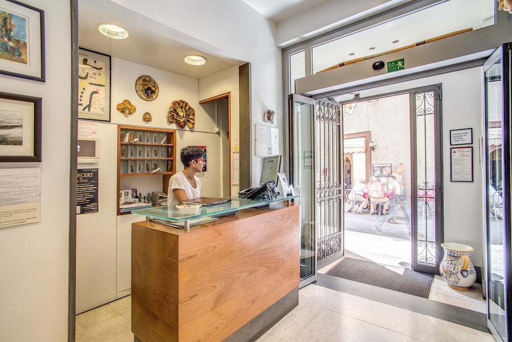 Hotel Nuova Italia 5/21