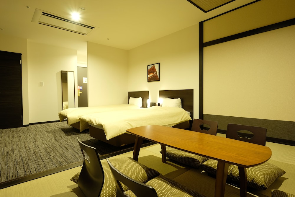 THE PREMIUM HOTEL IN RINKU 38/57