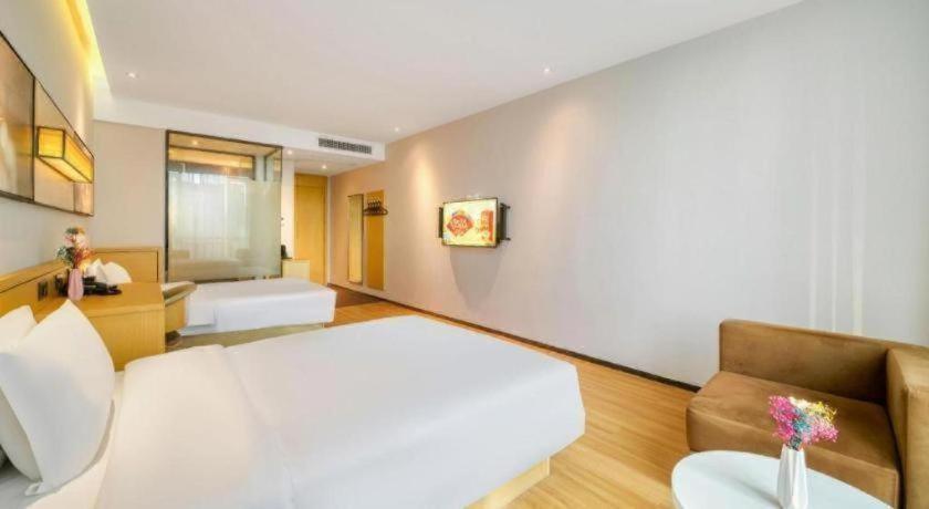 IU Hotel (Suzhou Dushu Lake Moon Bay Metro Station) 25/54