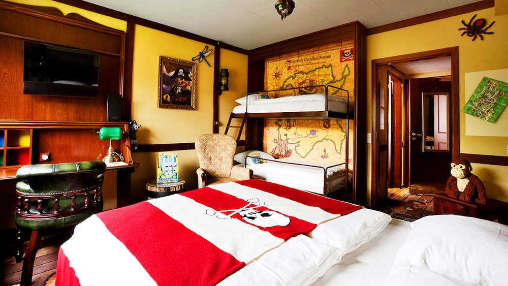 Legoland hotel 11/75