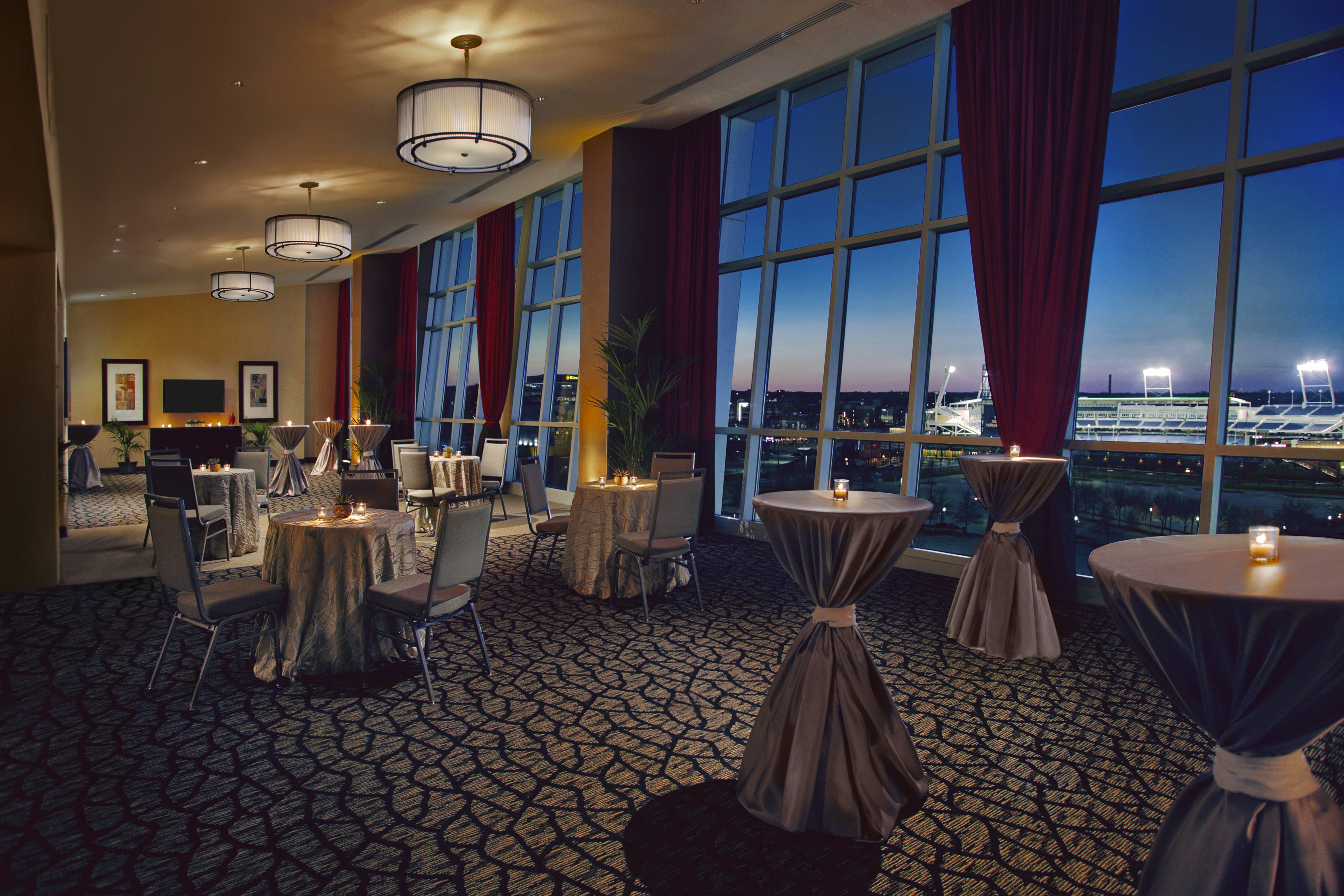 HILTON OMAHA 48/64