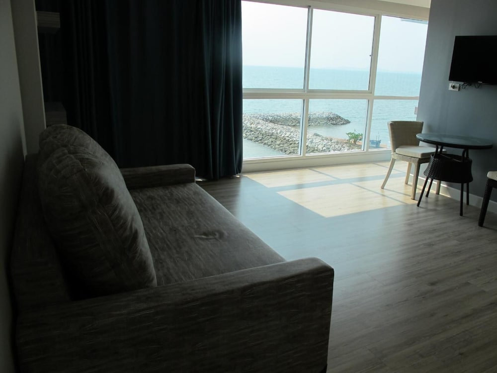 Nantra Pattaya Baan Ampoe Beach 16/40