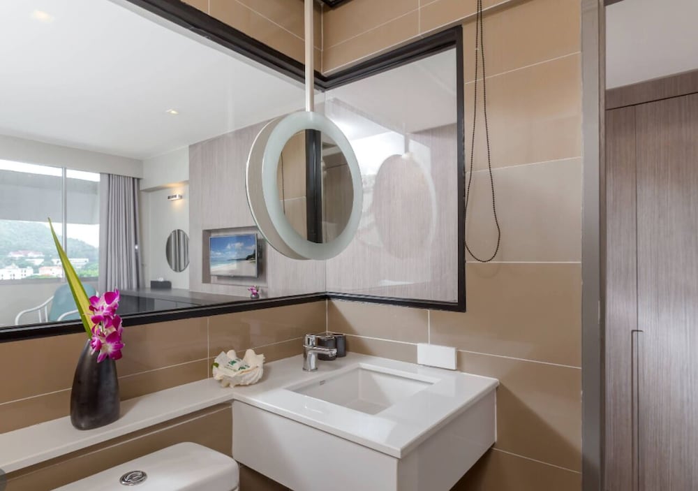 Pearl Hotel Phuket 64/64