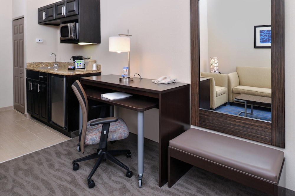 Holiday Inn Express Hotel & Suites St. Louis West-O Fallon 63/71