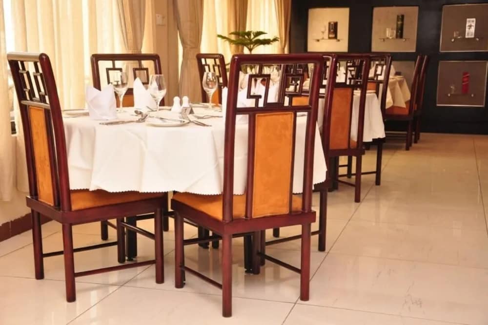 Golden Tulip Owu Crown Ibadan 37/45