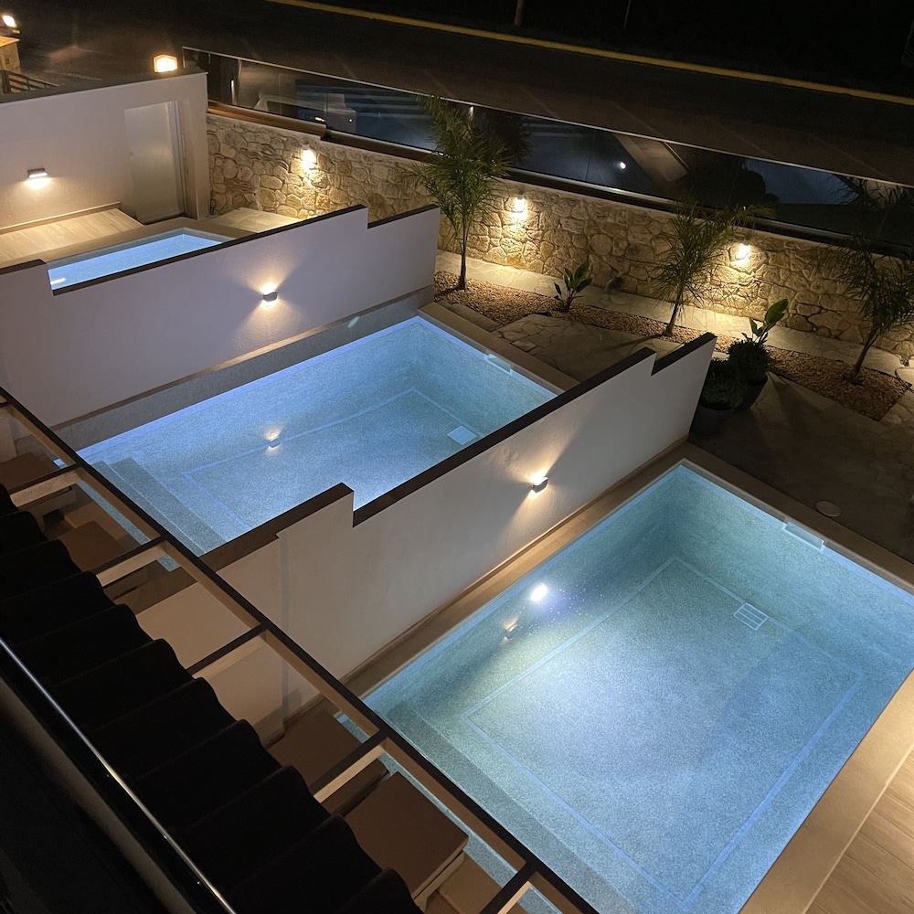 SARANTIS HOTEL 37/69