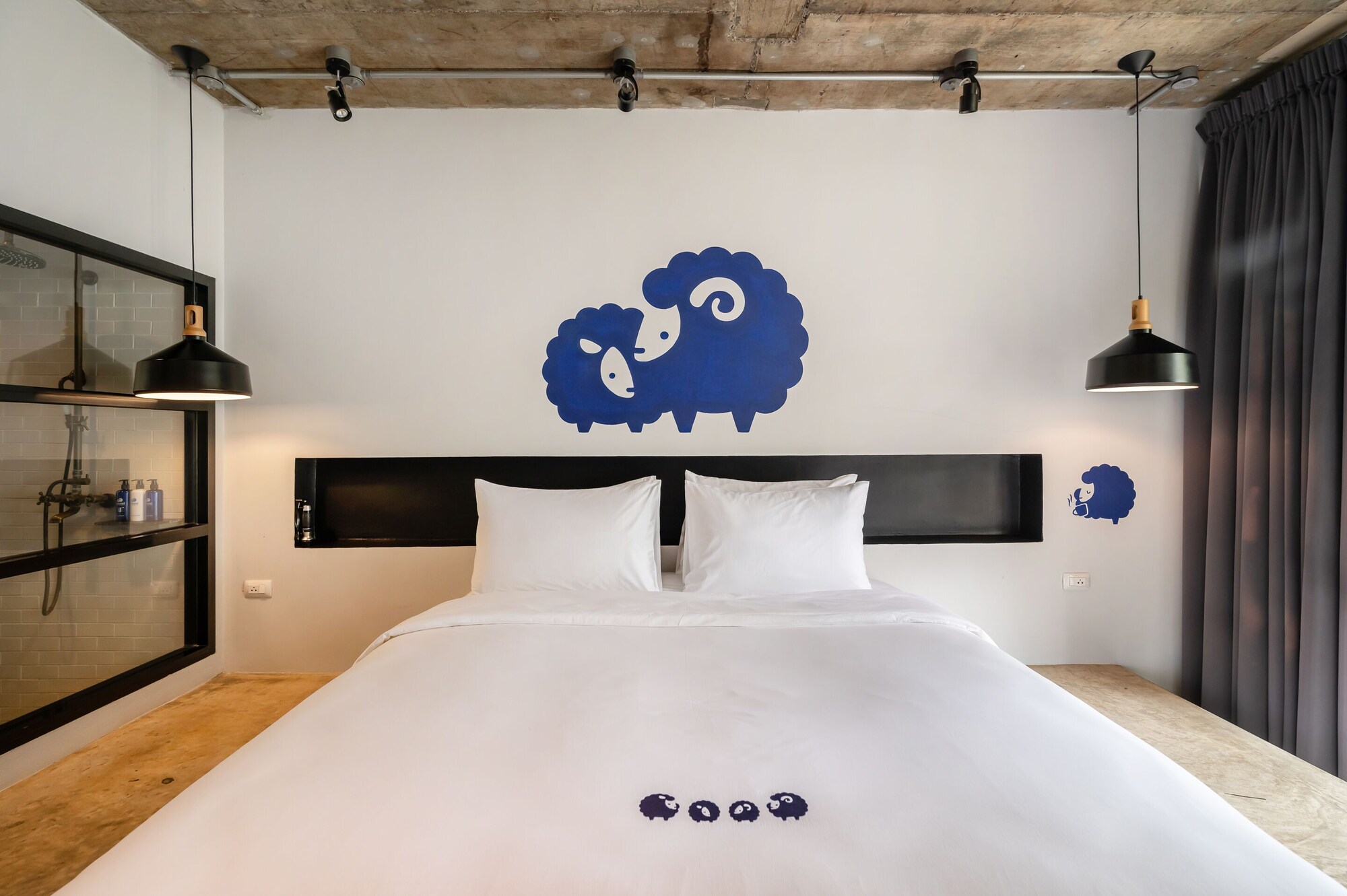 DELUXE, DOUBLE BED, SEA VIEW