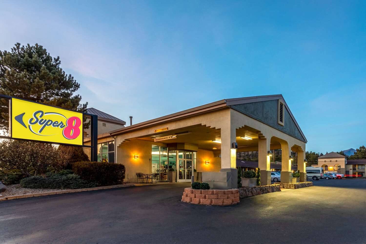 Super 8 by Wyndham NAU/Downtown Conference Center 2/30
