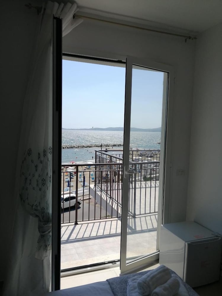 Hotel Tirreno 30/52