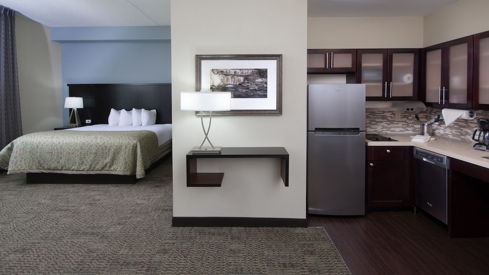 STAYBRIDGE SUITES BUFFALO-AMHERST 18/52