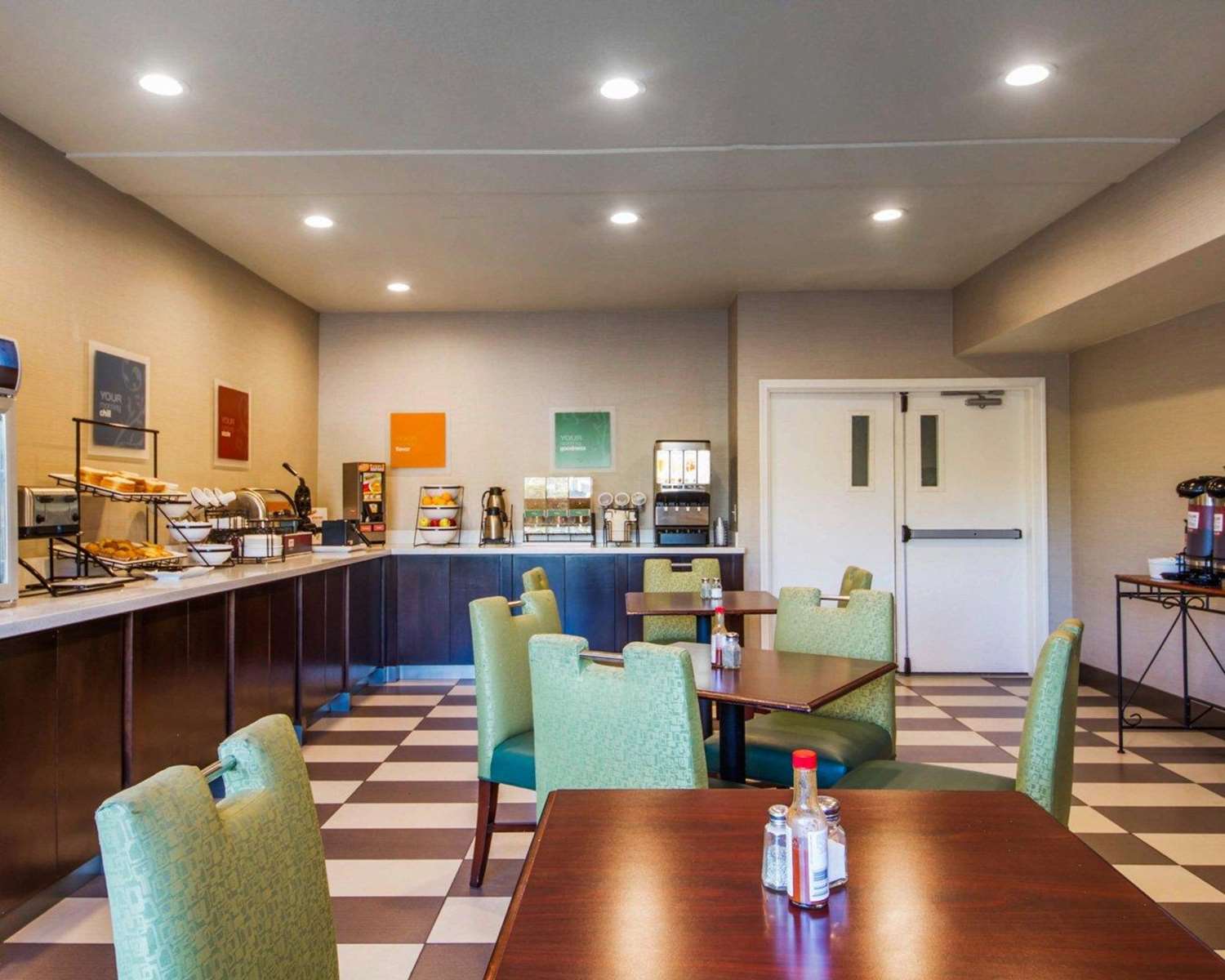 restaurant cafeteria