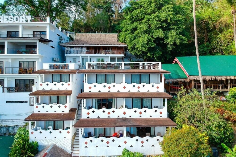 Steps Garden Resort 2/71