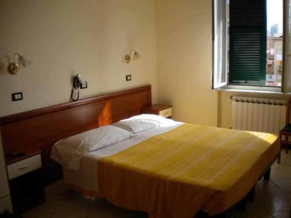 SERAFINO HOTEL 10/25