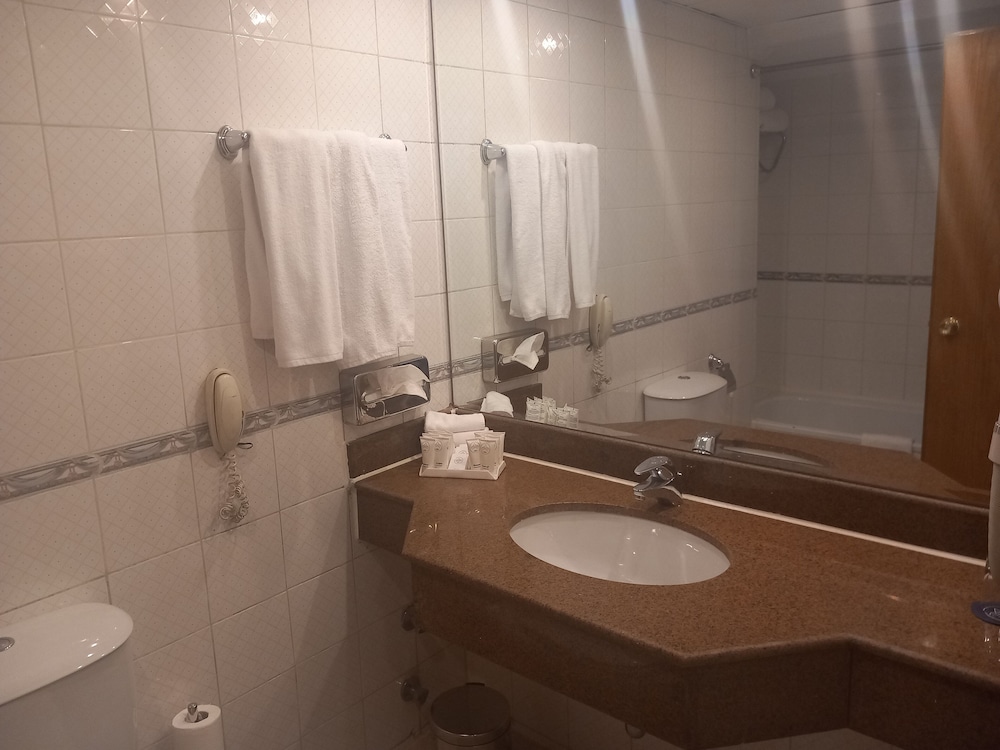 غرفة قياسية بسريرين منفصلين، Azal Pyramids Hotel 4/4