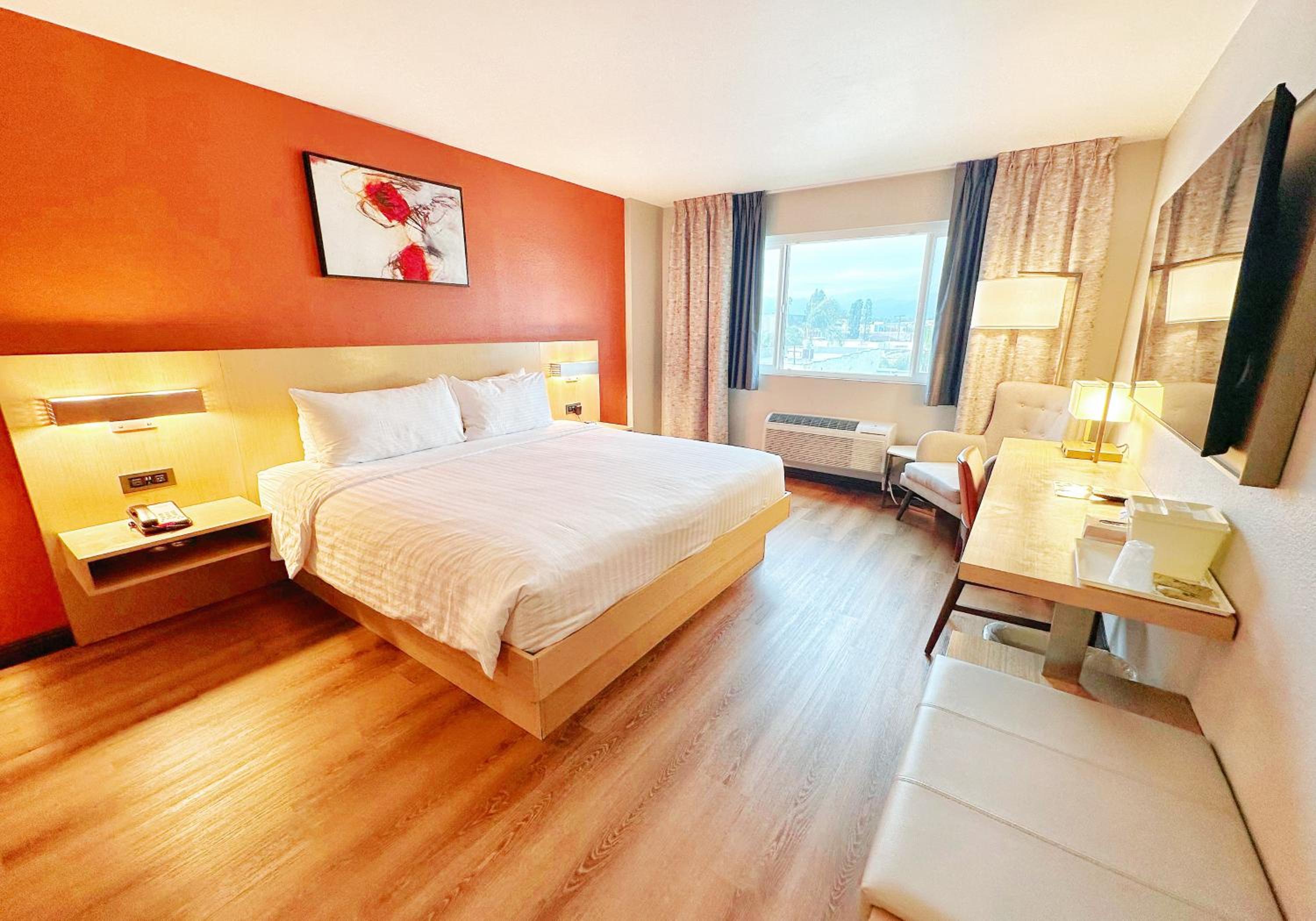 Room, King Bed, Accessible, Lincoln Hotel Monterey Park Los Angeles 5/10
