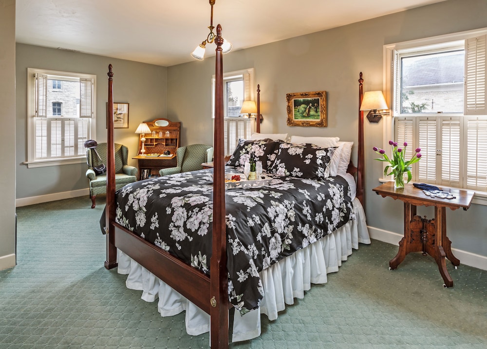 Washington House Inn 27/70