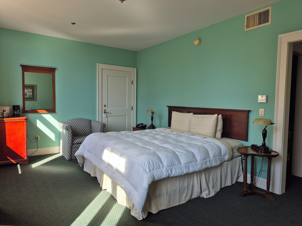 Bertram Inn At Glenmoor 13/49