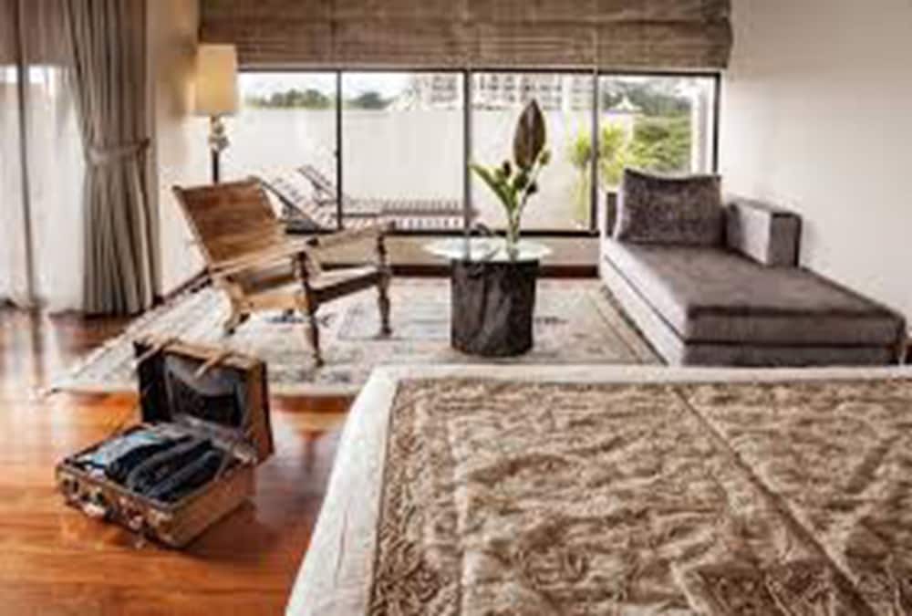 The Ranee Boutique Suites 53/74