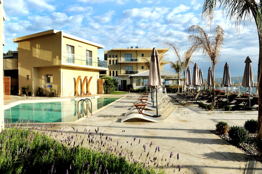 Sikyon Coast Hotel Resort 40/50