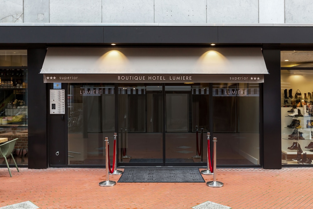 Boutique Hotel Lumiere 2/28