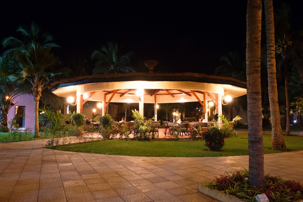 Ocean Bay Hotel and Resort in BAKAU