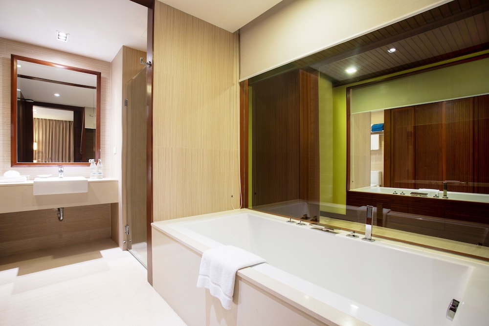 Courtyard by Marriot Phuket Patong Beach 31/65