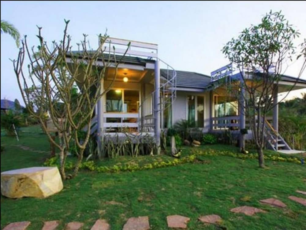 Lumphachi Lakehill Resort 1/36