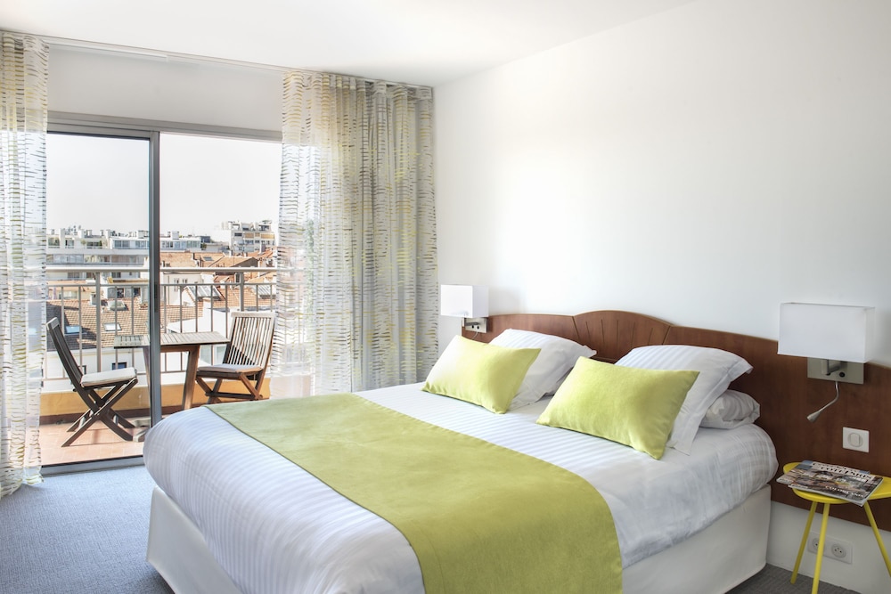 Abrial Hotel 15/58