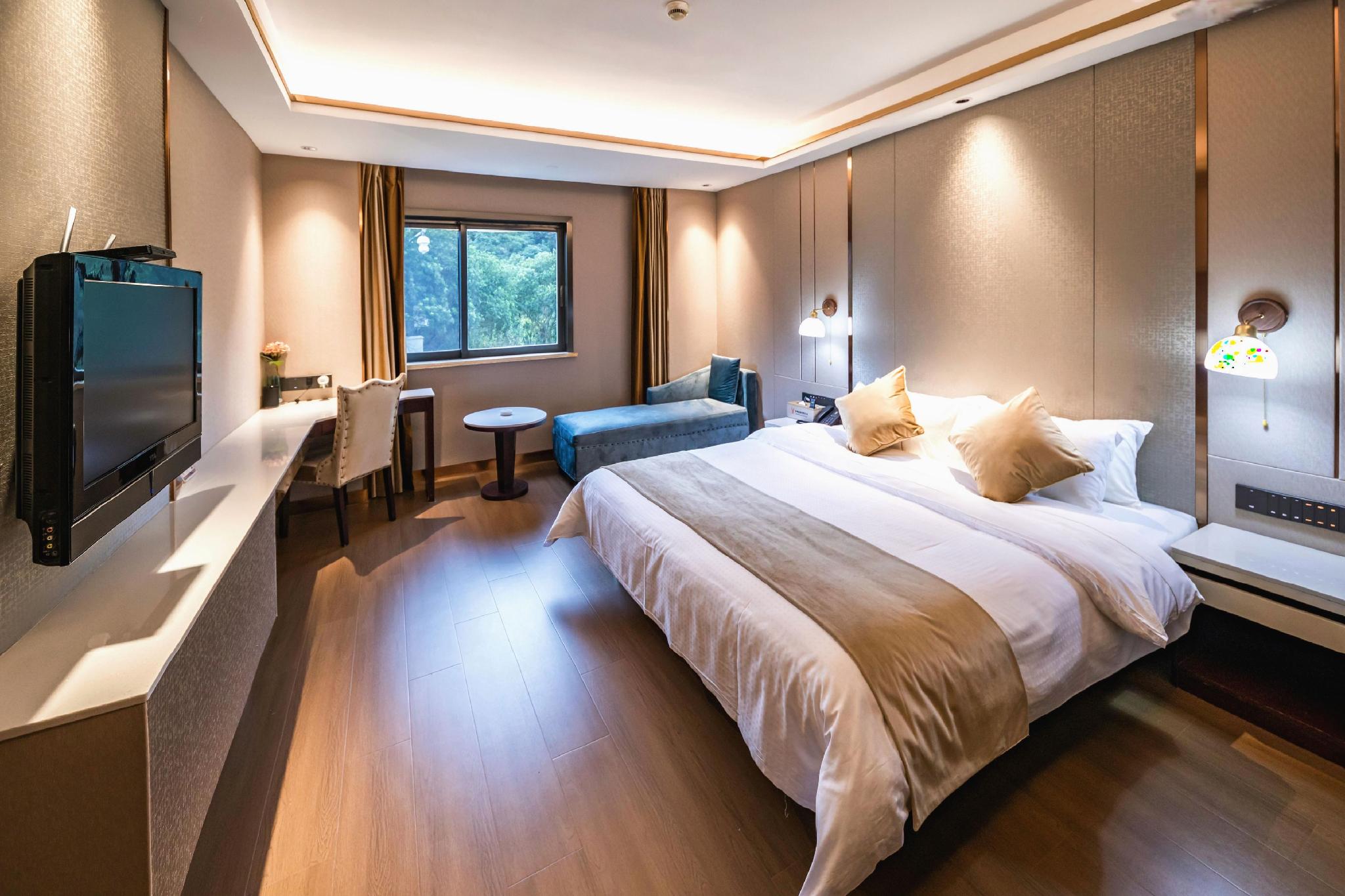 Yaoxi Dynasty Hotel 8/47