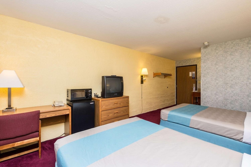 Motel6 Cedar Rapids, IA - Airport 26/57