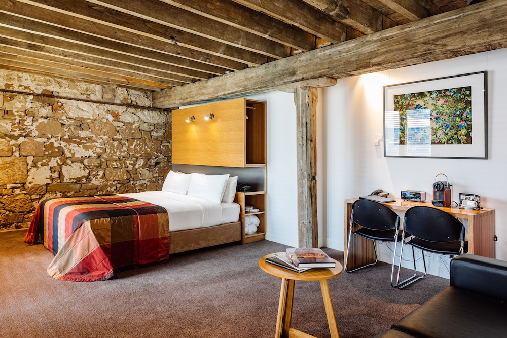 The Henry Jones Art Hotel 30/77