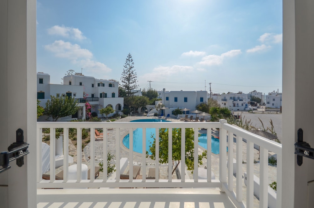 Naxian Queen Luxury Villas And Suites 2/77