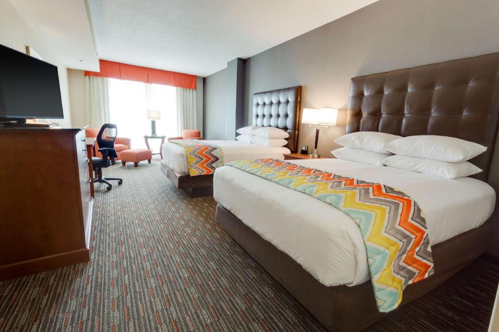 Room, 2 Queen Beds, High Floor, Accessible