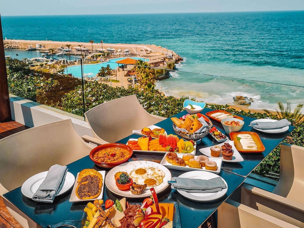 Movenpick Hotel Beirut 37/49