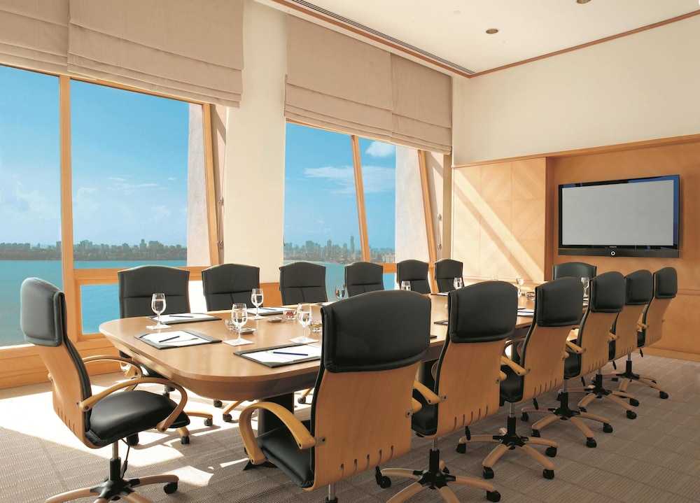 Trident Nariman Point 38/50