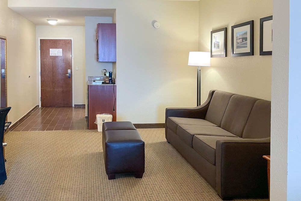 Comfort Inn & Suites Rogersville 27/37