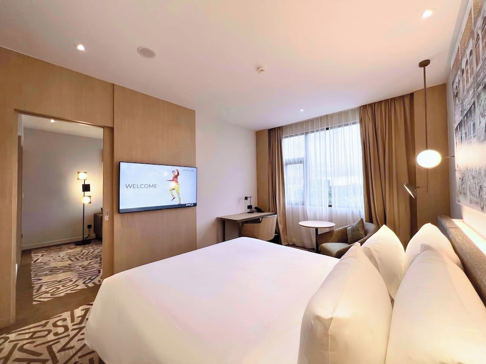 MERCURE KUALA LUMPUR GLENMARIE 12/48