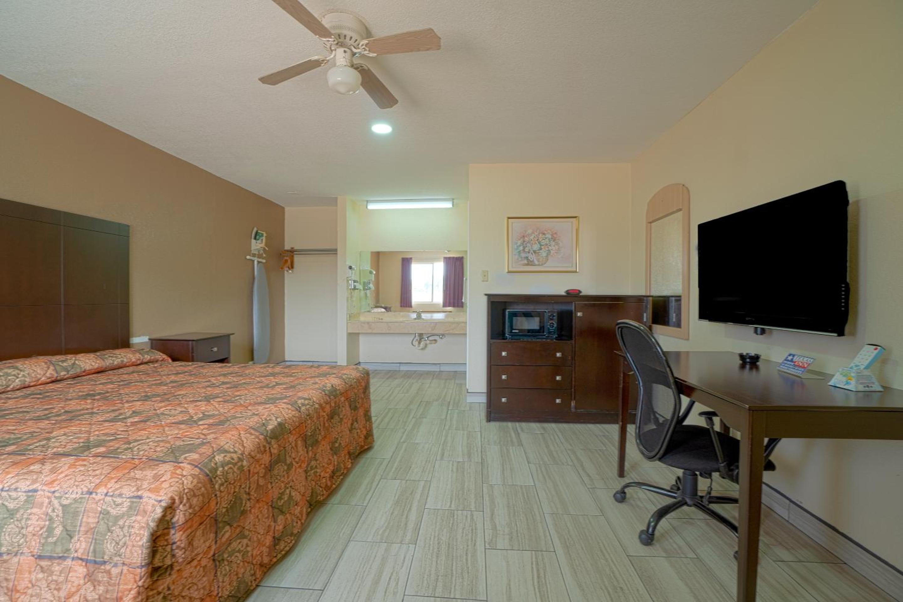Executive Inn and Suites 34/50