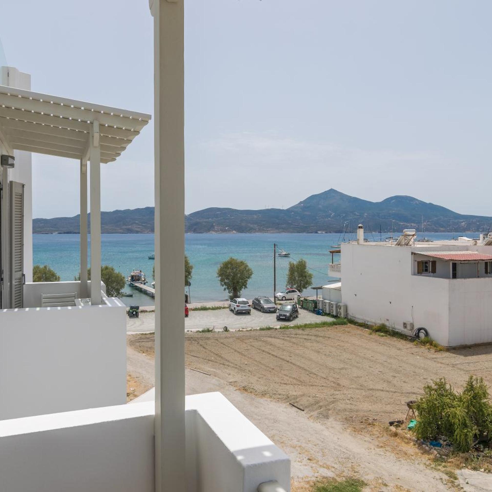 Ostria Hotel-Milos 48/51