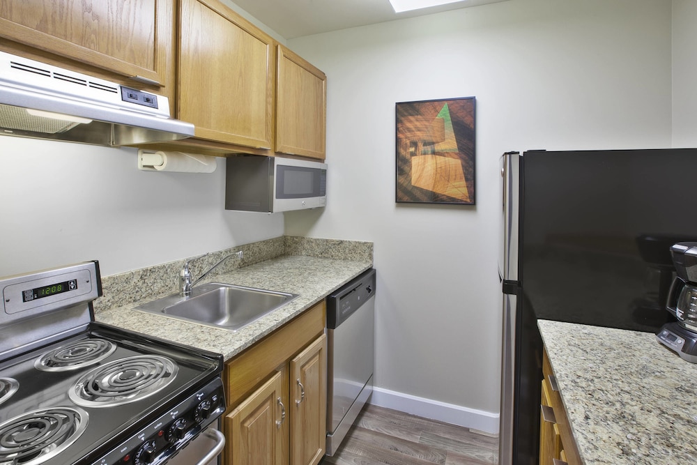 Towneplace Suites By Marriott Brookfield 37/42