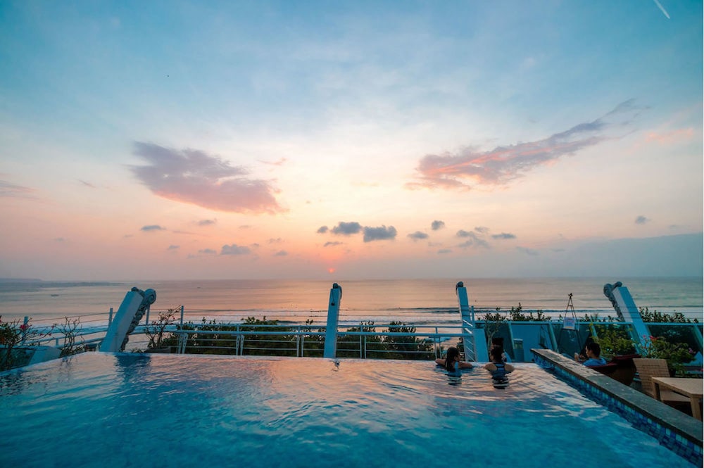 KUTABEX BEACH FRONT HOTEL 34/53