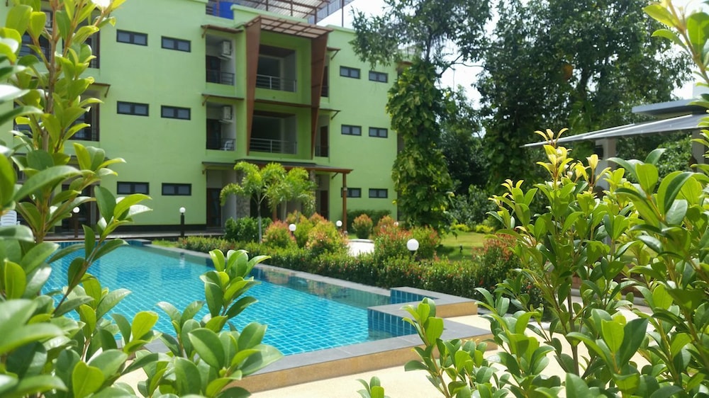 Morakot Lanta Resort 5/63