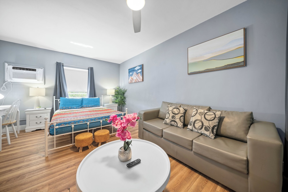 Sea Steps Suites 24/47