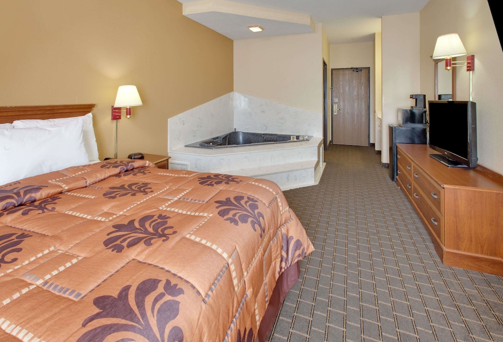 Days Inn by Wyndham Mesquite Rodeo TX 12/26