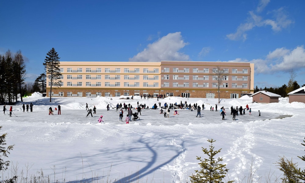 Radisson Kingswood Hotel Fredericton, NB 47/49