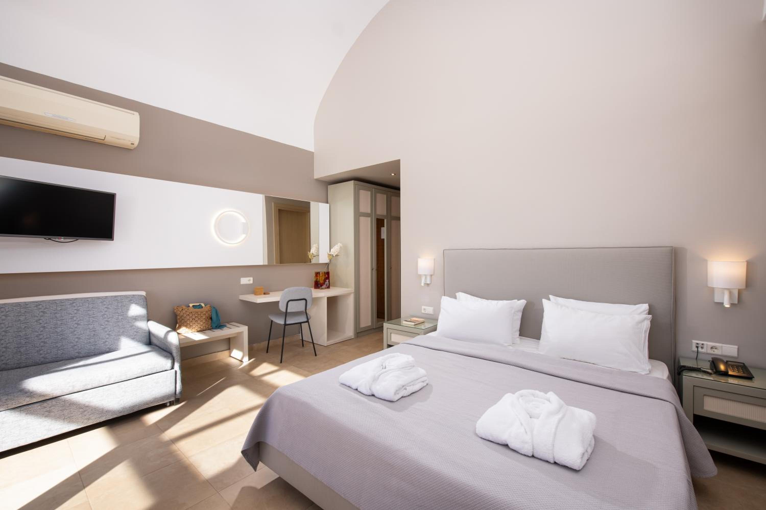 Superior, Double Bed, Beach Front