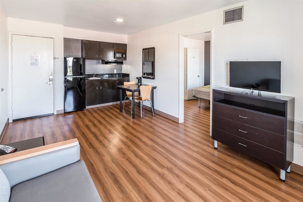 Studio6 Arlington, TX 42/57