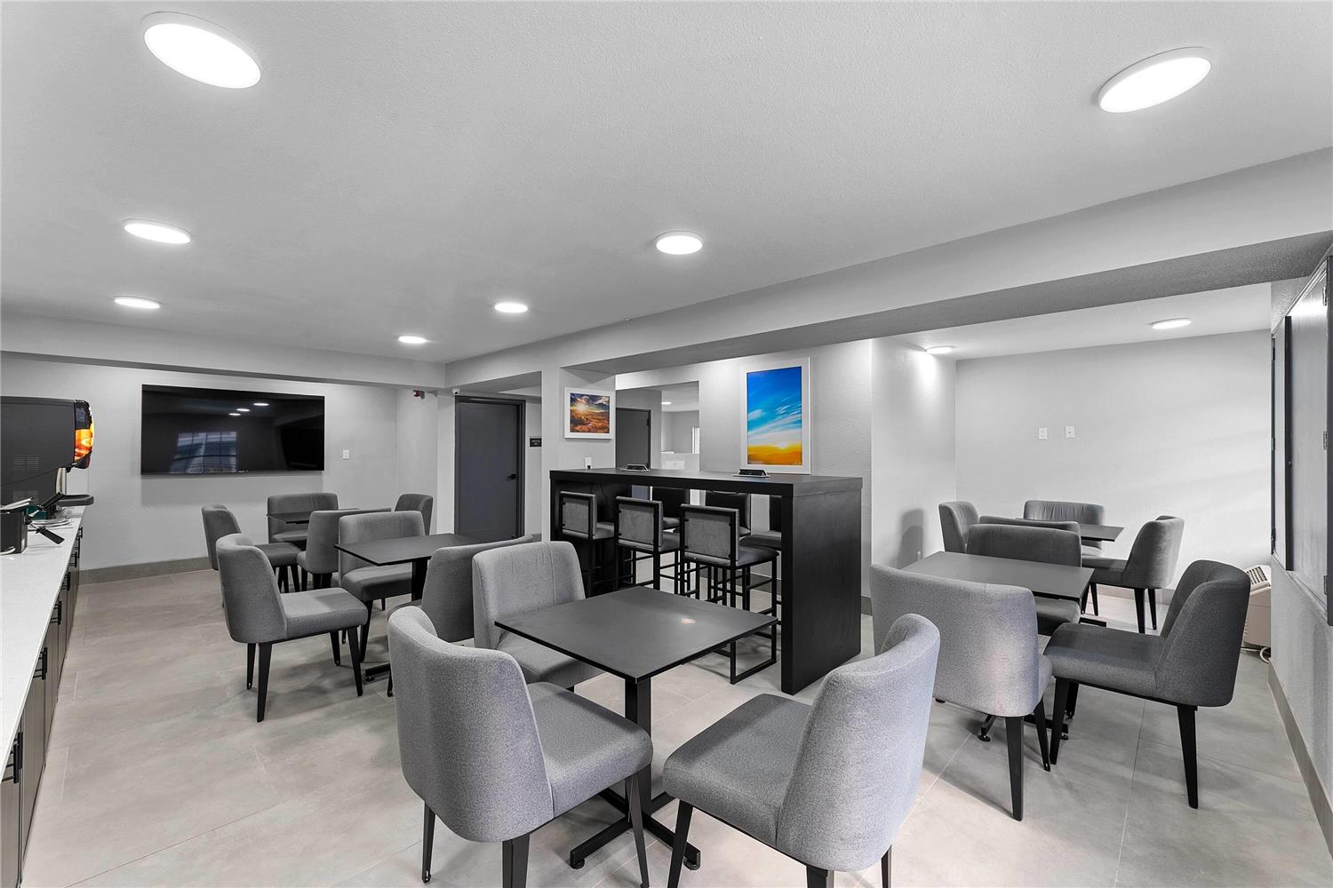 Days Inn by Wyndham San Antonio Near Lackland AFB 19/28