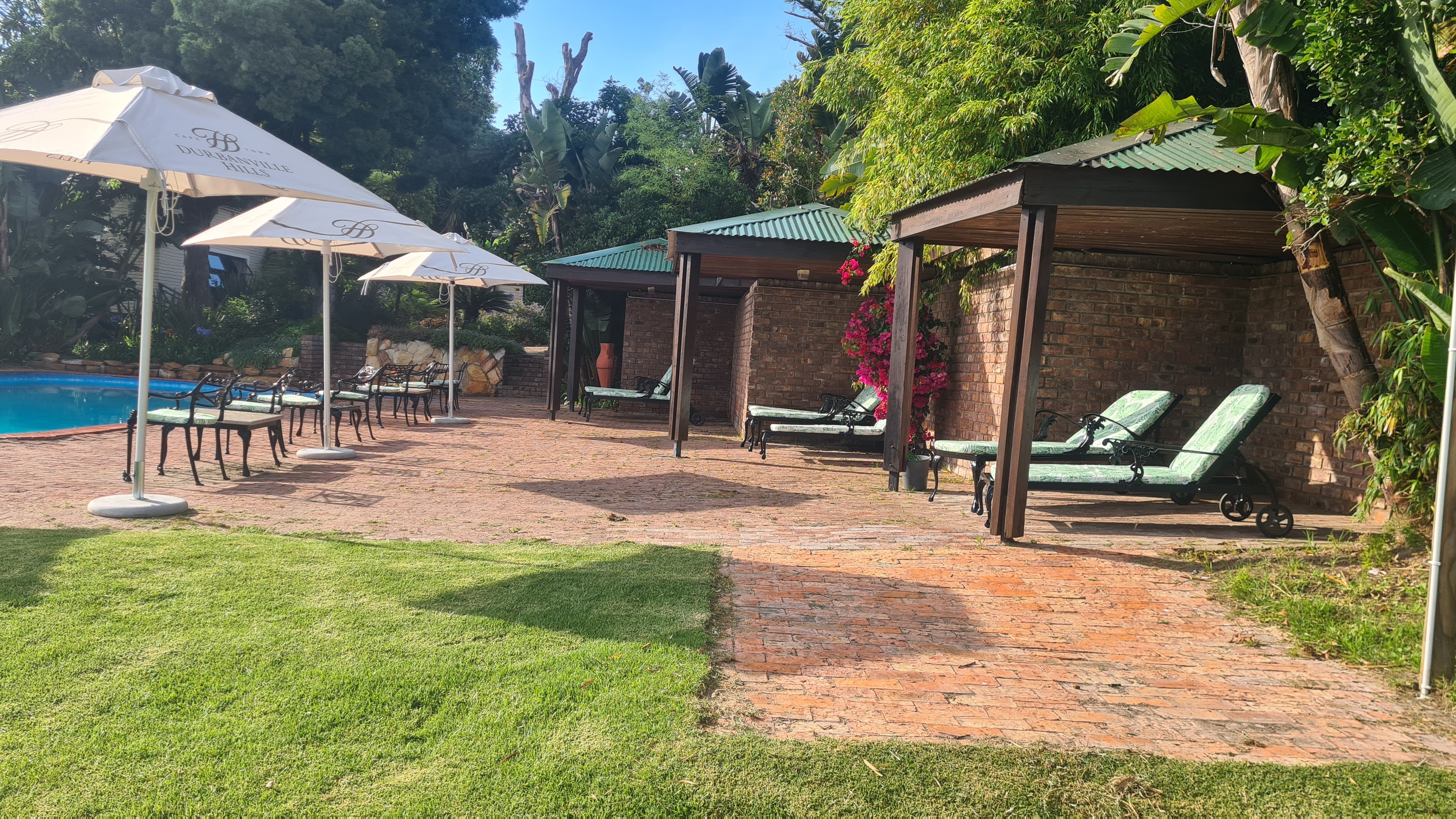 FAR HILLS COUNTRY HOTEL 38/53